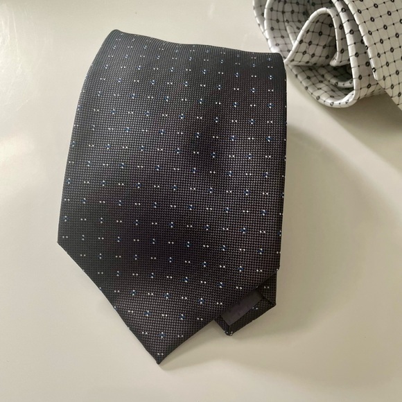 3 Ties Bundle: J. Dolhomut/Geoffrey Been/Romario Manzini - Picture 6 of 8